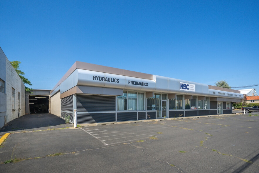 More Photos Of 5417 E Broadway Ave, Spokane Service For Sale