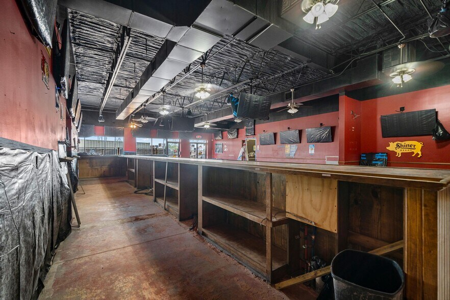 More Photos Of 2221 W Walnut St, Rogers Restaurant For Sale