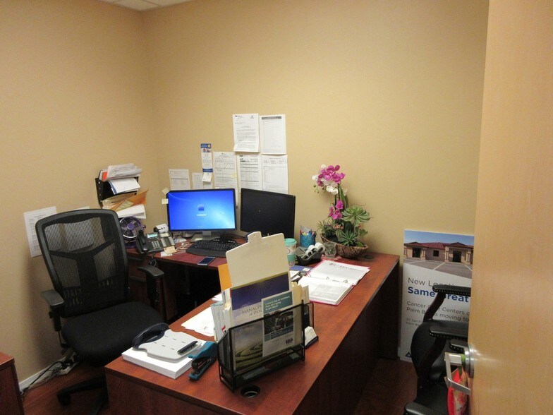 More Photos Of 1264 Malabar Rd SE, Palm Bay Office For Sale