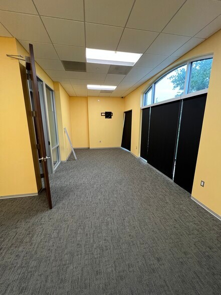 More Photos Of 5920 William Cannon Dr, Austin Medical For Sale