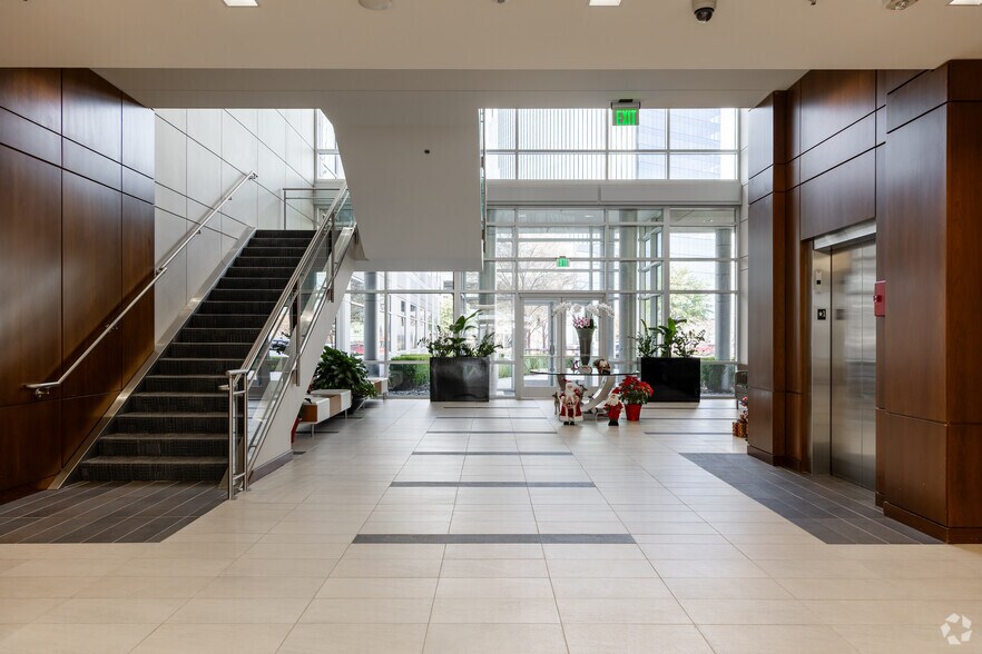 More Photos Of 5550 Granite Pky, Plano Office For Lease