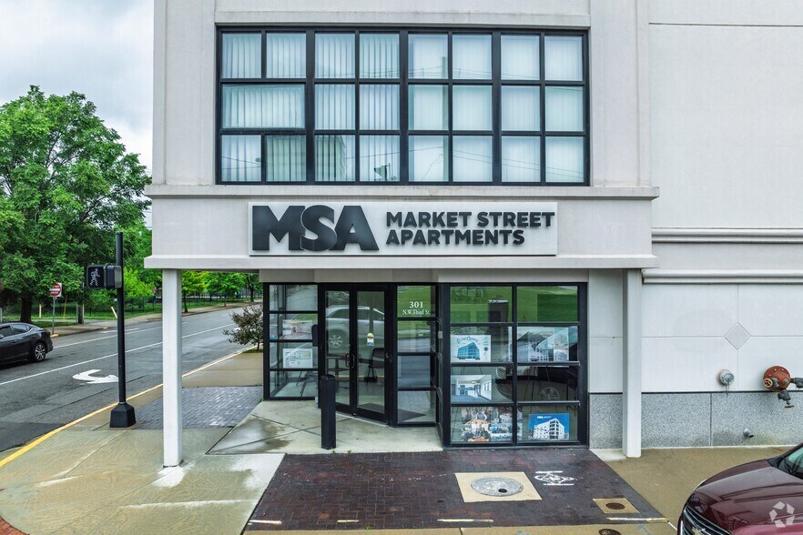 More Photos Of 301 NW 3rd St, Evansville Apartments For Sale