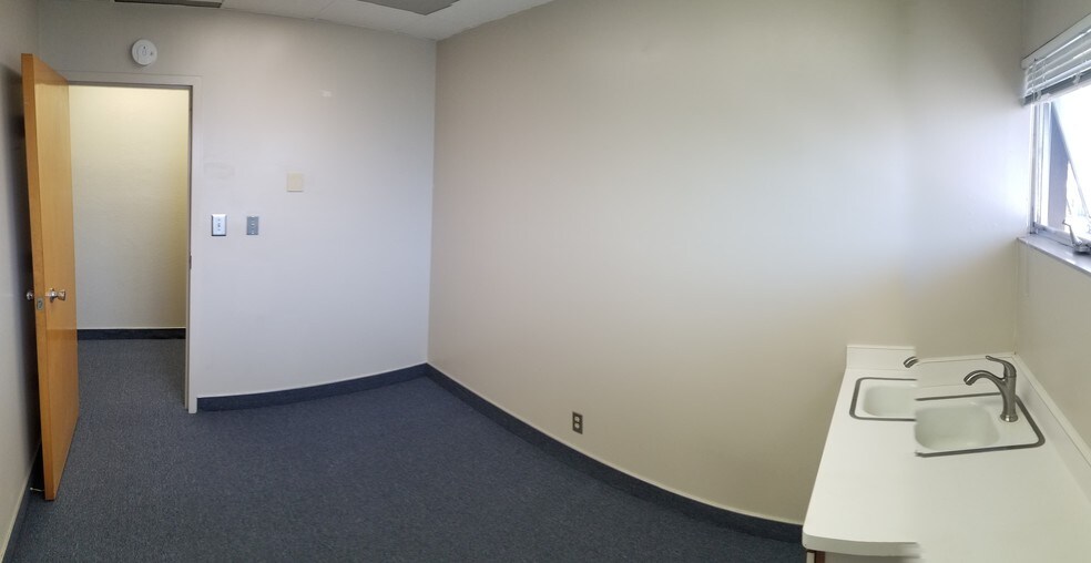More Photos Of 1320 Apple Ave, Hayward Medical For Lease