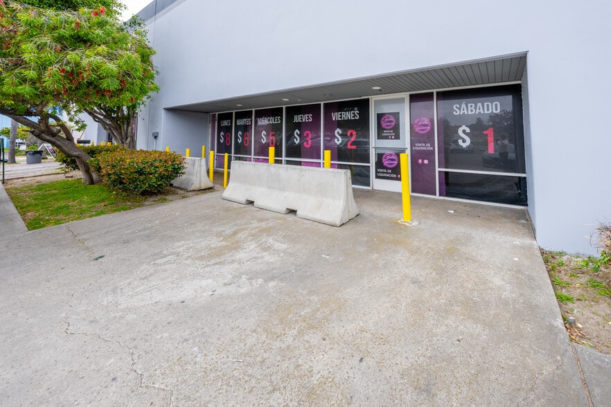 More Photos Of 494 W Calle Primera, San Diego Unknown For Lease