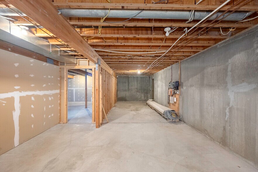 More Photos Of 1336 E Hunter Pl, Moses Lake Office For Sale