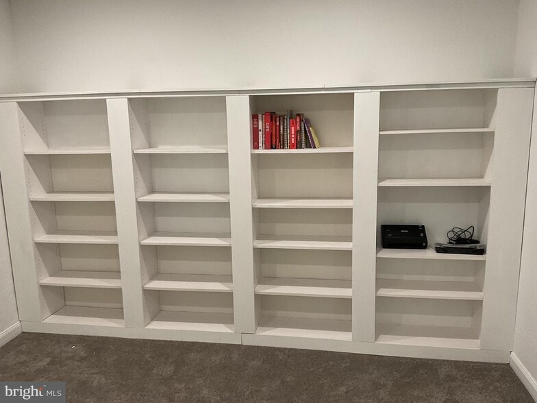 More Photos Of 1880 W Market St, York Storefront Retail Office For Sale