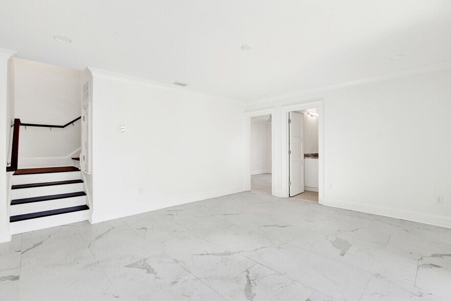 More Photos Of 104 17th st, Tybee Island Apartments For Sale