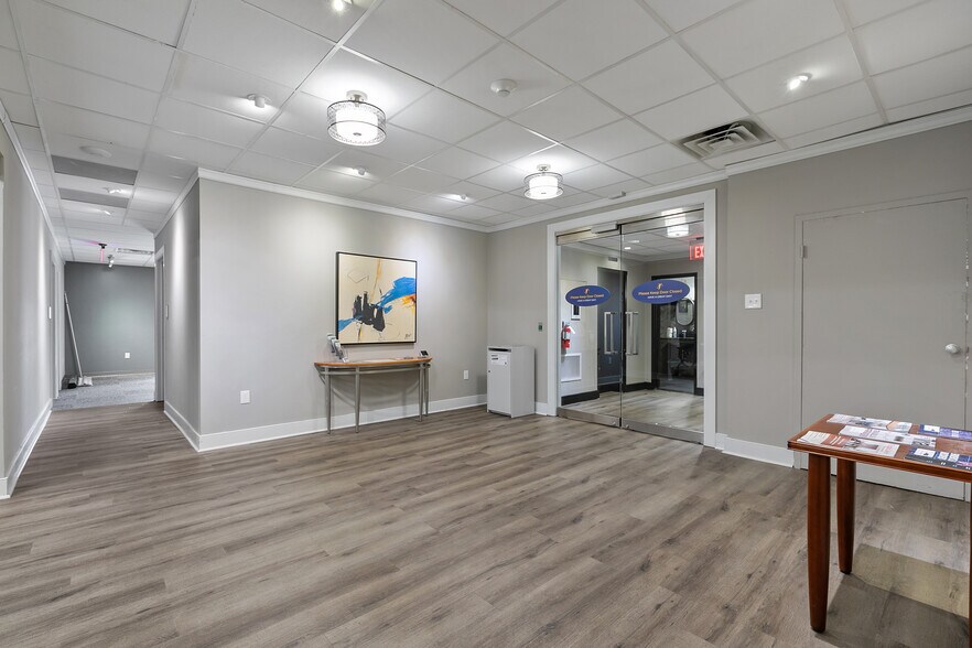 More Photos Of 1506 Staples Mill Rd, Richmond Office For Sale