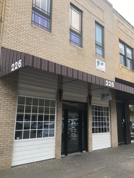 More Photos Of 226 Pine St, Abilene Storefront Retail Office For Sale