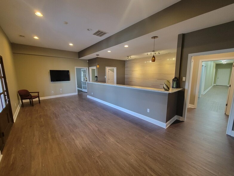 More Photos Of 703 William Blount Dr, Maryville Office For Sale