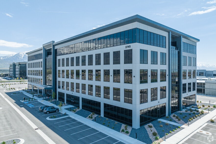 More Photos Of 2745 W 600 N, Lindon Office For Lease