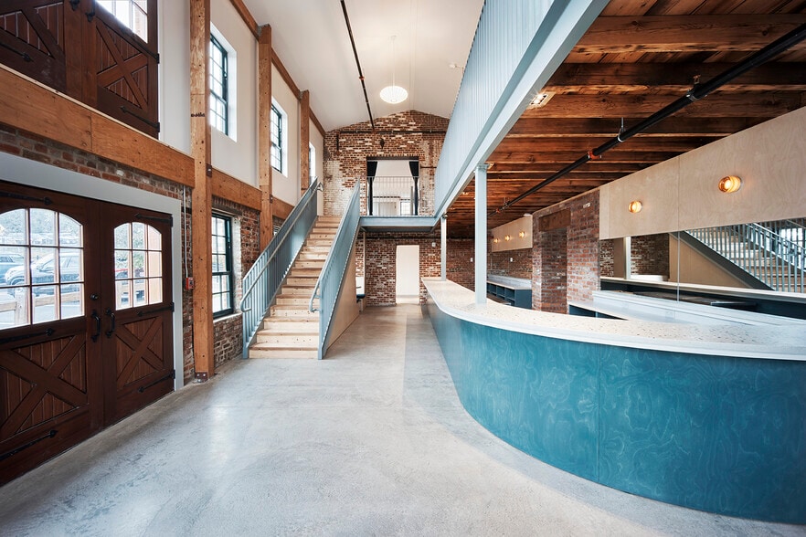 More Photos Of 125 Water St, Catskill Restaurant For Lease