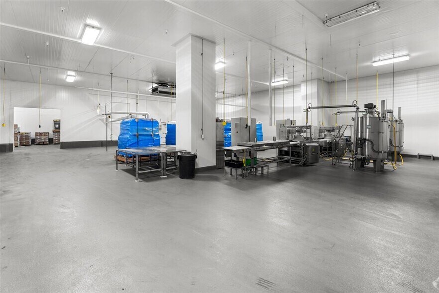 More Photos Of 3450 E Vernon Ave, Vernon Food Processing For Lease