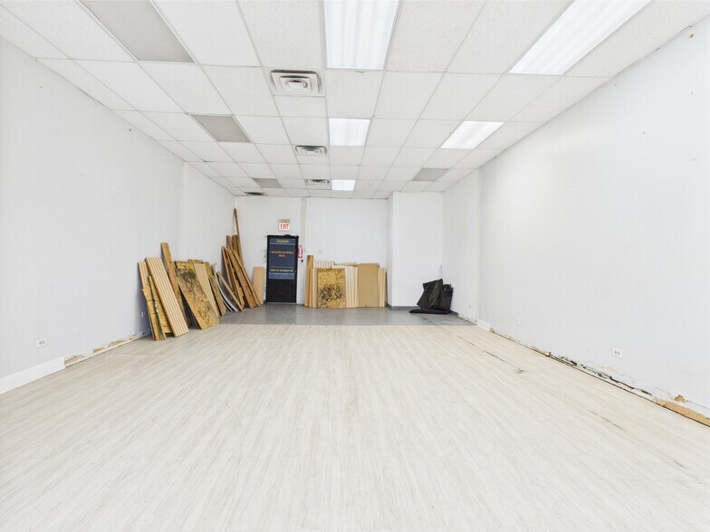 More Photos Of 3801 W Division St, Chicago Unknown For Lease