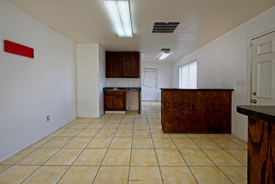 More Photos Of 61046 Twentynine Palms Hwy, Joshua Tree Storefront Retail Office For Sale