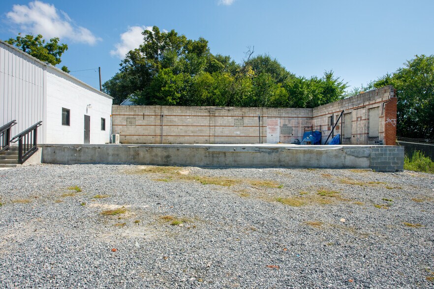 More Photos Of 465 Concord St, Macon-Bibb Service For Lease