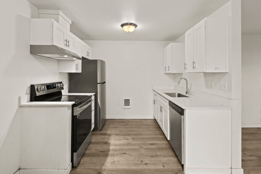 More Photos Of 215 Turner Ave, Shelton Apartments For Sale