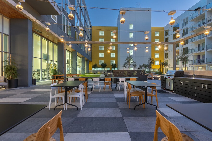 More Photos Of 330 E 3rd St, Long Beach Apartments For Lease