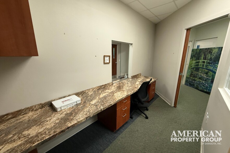 More Photos Of 5715 21st Ave W, Bradenton Medical For Sale