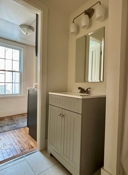 More Photos Of 79 Elm St, Camden Office Residential For Lease