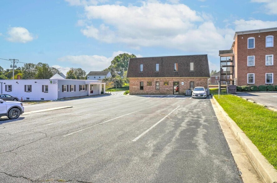 More Photos Of 41670 Courthouse Dr, Leonardtown Office For Lease