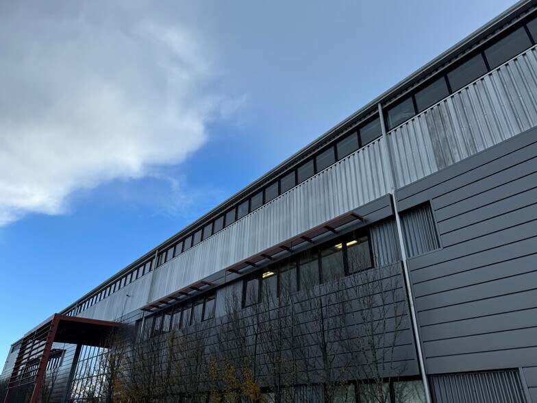 More Photos Of 10723 Bernie Webber Dr, Mukilteo Airplane Hangar For Lease