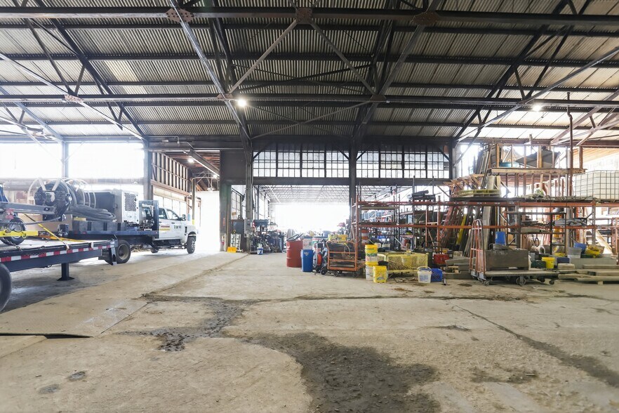 More Photos Of 935 W 6th St, Lansdale Industrial For Sale