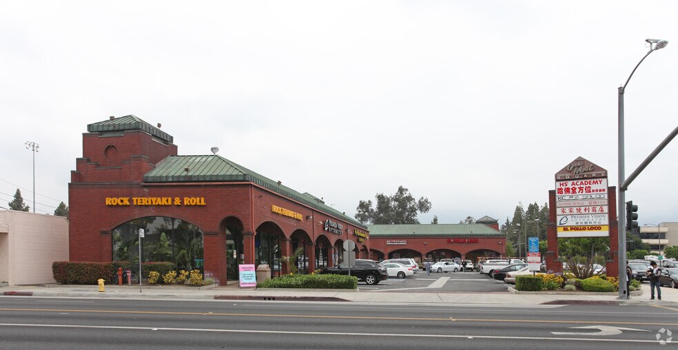 More Photos Of 1 W Duarte Rd, Arcadia General Retail For Lease
