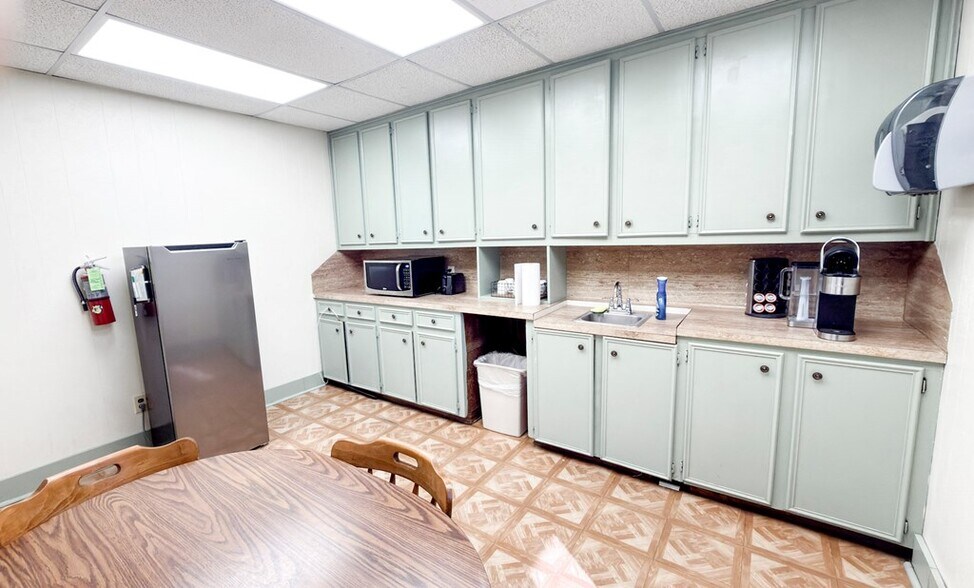 More Photos Of 1391 Flat Creek Rd, Athens Flex For Sale