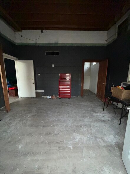 More Photos Of 6N592 Route 25, Saint Charles Freestanding For Sale