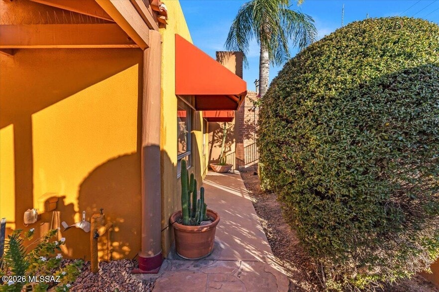 More Photos Of 2559 E Fort Lowell Rd, Tucson Office Residential For Sale