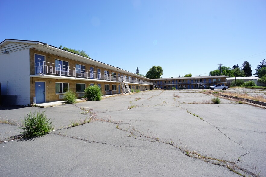 More Photos Of 403 W University Way, Ellensburg Hotel For Sale