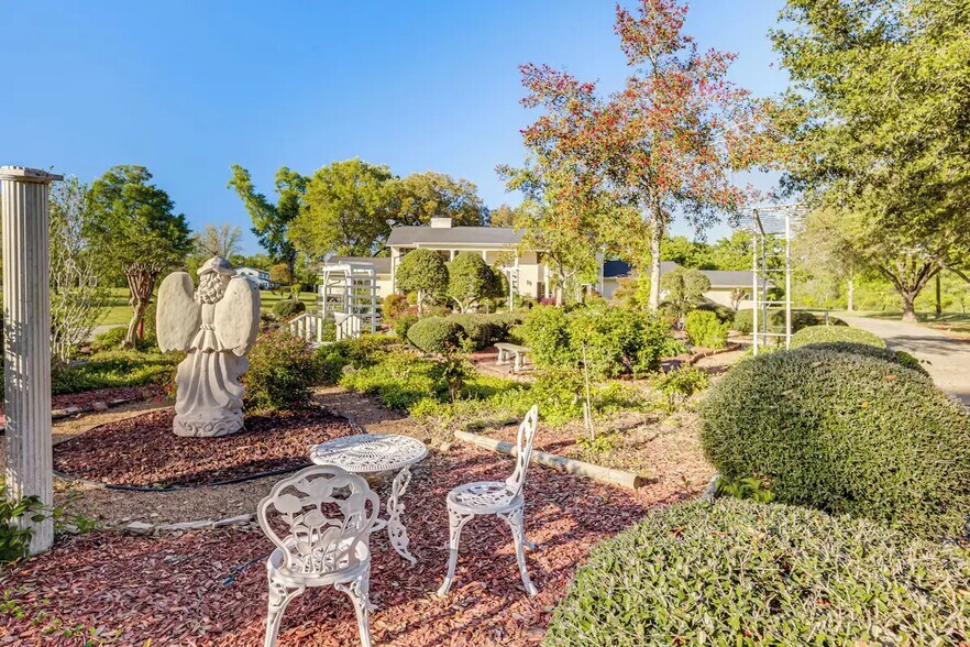 More Photos Of 601 N Shipp St, Madisonville Specialty For Sale