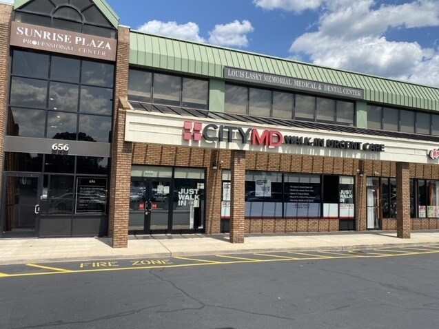 More Photos Of 646-656 N Wellwood Ave, Lindenhurst Unknown For Lease