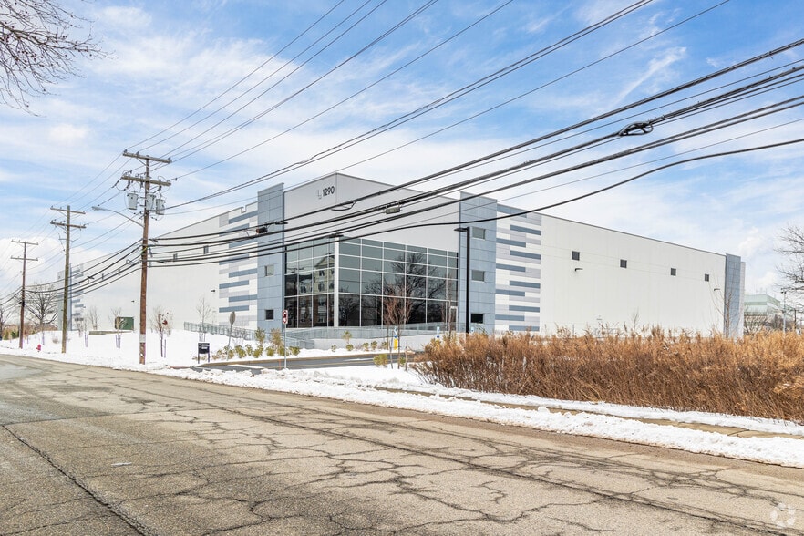 Primary Photo Of 1290 Wall St W, Lyndhurst Distribution For Lease
