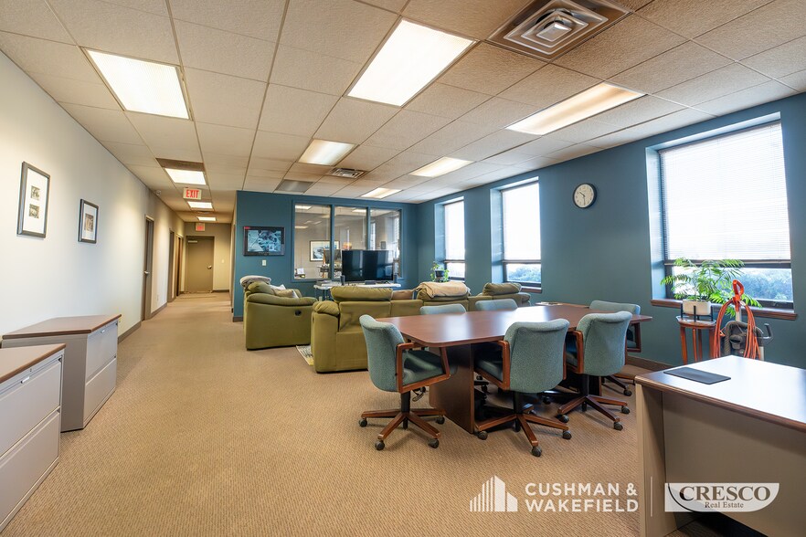 More Photos Of 422 Commerce Dr E, LaGrange Industrial For Sale