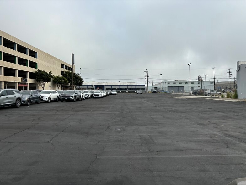 More Photos Of 5430 W Century Blvd, Los Angeles Land For Lease