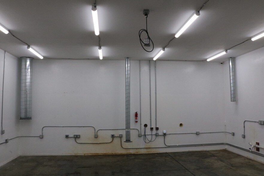 More Photos Of 7648 Lemon Ave, Lemon Grove Manufacturing For Lease