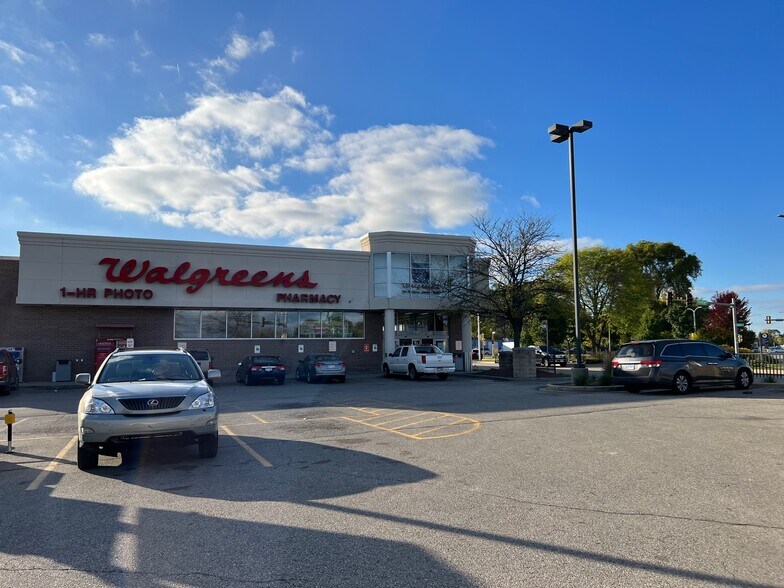 More Photos Of 6707 W Hampton Ave, Milwaukee Drugstore For Lease
