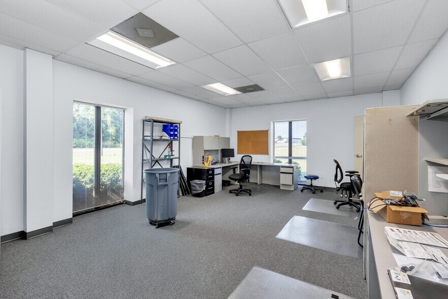 More Photos Of 1703 Marvin Griffin Rd, Augusta Light Distribution For Lease