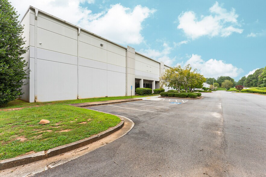 More Photos Of 2175 E Park Dr NE, Conyers Distribution For Lease