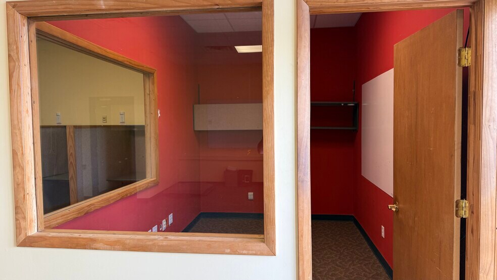 More Photos Of 5144-5174 College Corner Pike, Oxford Freestanding For Lease