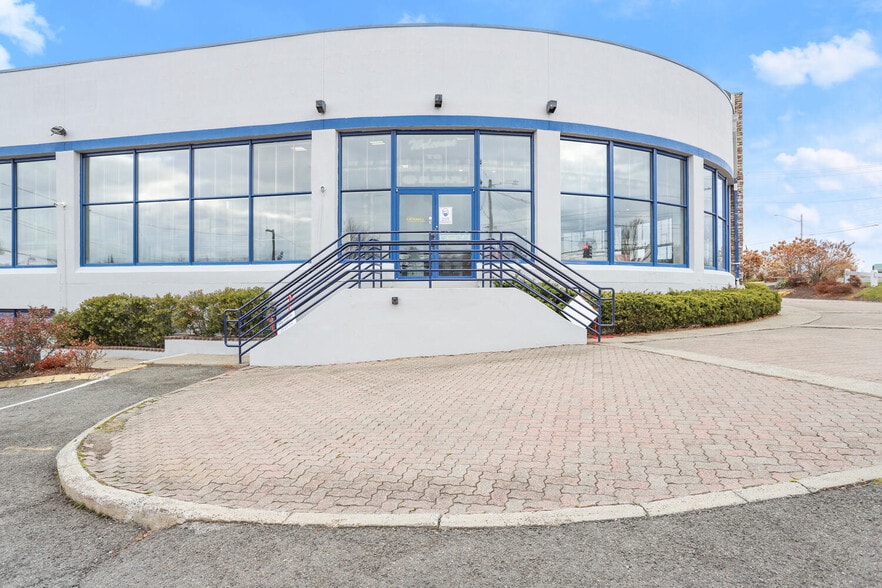 More Photos Of 1 Boston Post Rd, Milford Auto Dealership For Sale