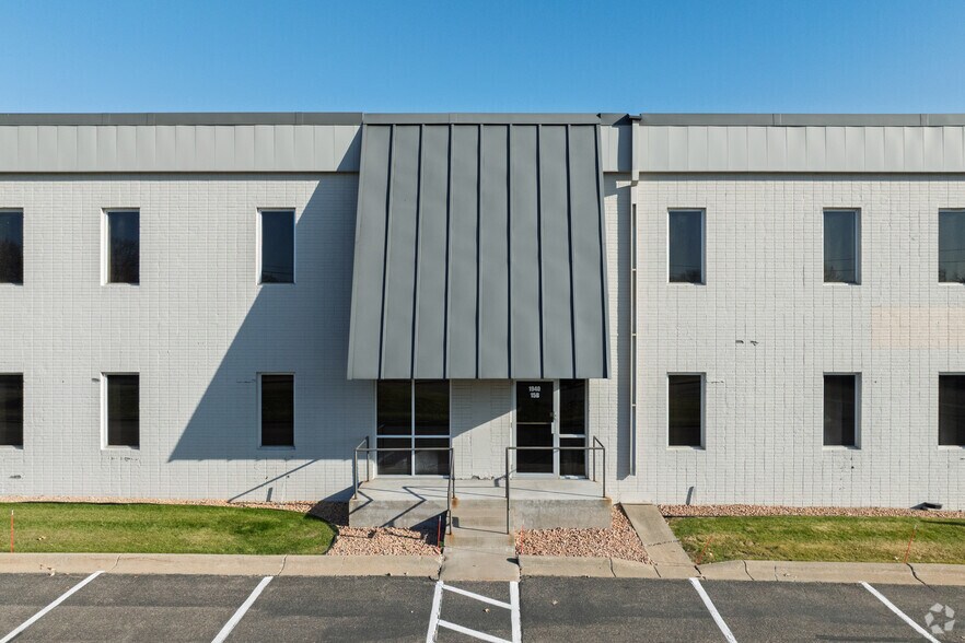 More Photos Of 1940 N Fernbrook Ln, Plymouth Manufacturing For Lease