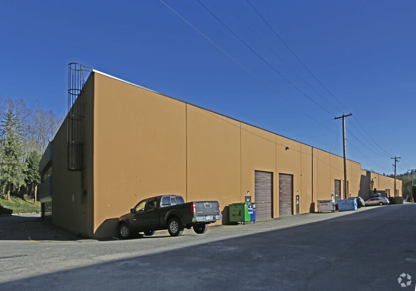 More Photos Of 8575 Government St, Burnaby Warehouse For Lease