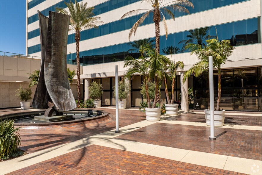 More Photos Of 5757 Wilshire Blvd, Los Angeles Office For Lease