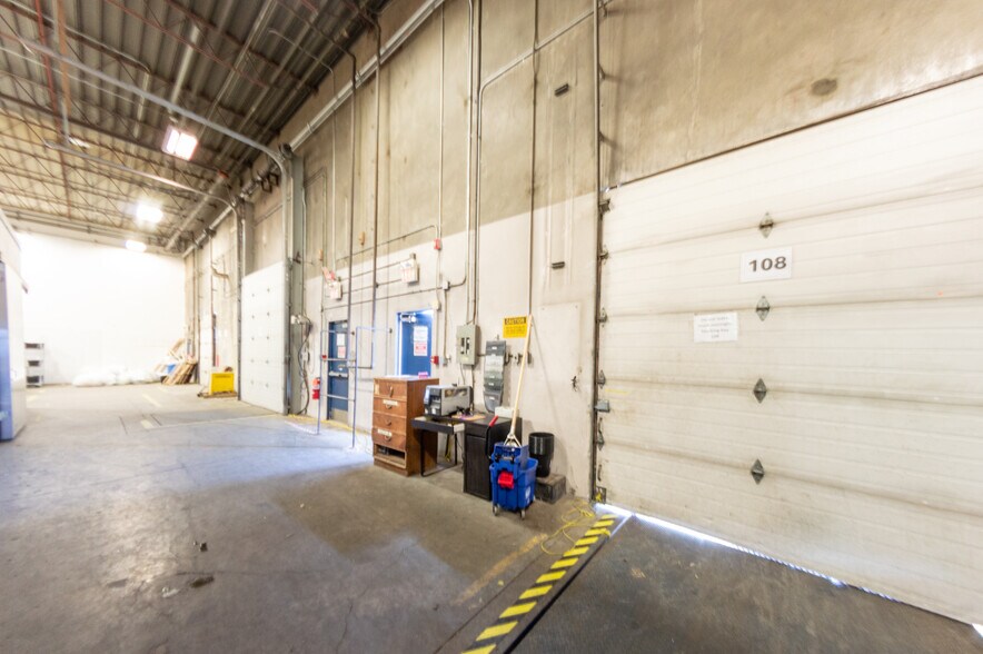 More Photos Of 1108 53rd Ave NE, Calgary Warehouse For Lease