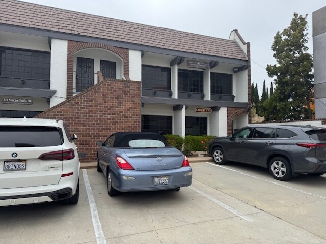 More Photos Of 505 N Sepulveda Blvd, Manhattan Beach Office Residential For Lease