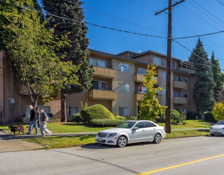 More Photos Of 517 Tenth St, New Westminster Apartments For Sale