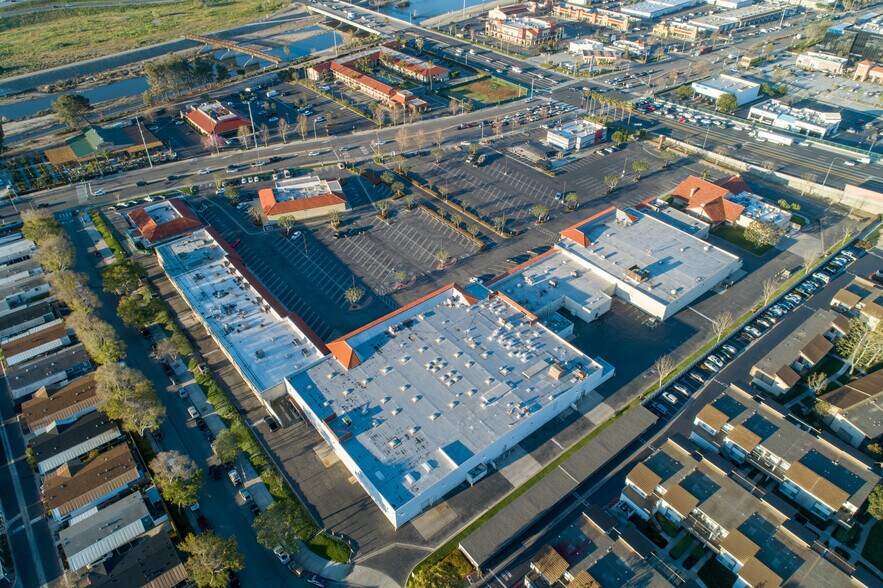 More Photos Of 5729-5789 E La Palma Ave, Anaheim Unknown For Lease